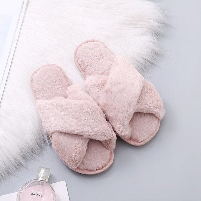 Cozy Faux Fur Indoor Slippers - Baby Pink / 7.5-8.5