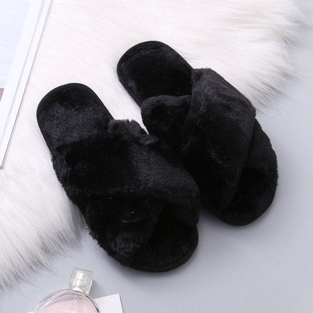 Cozy Faux Fur Indoor Slippers - Black / 7.5-8.5