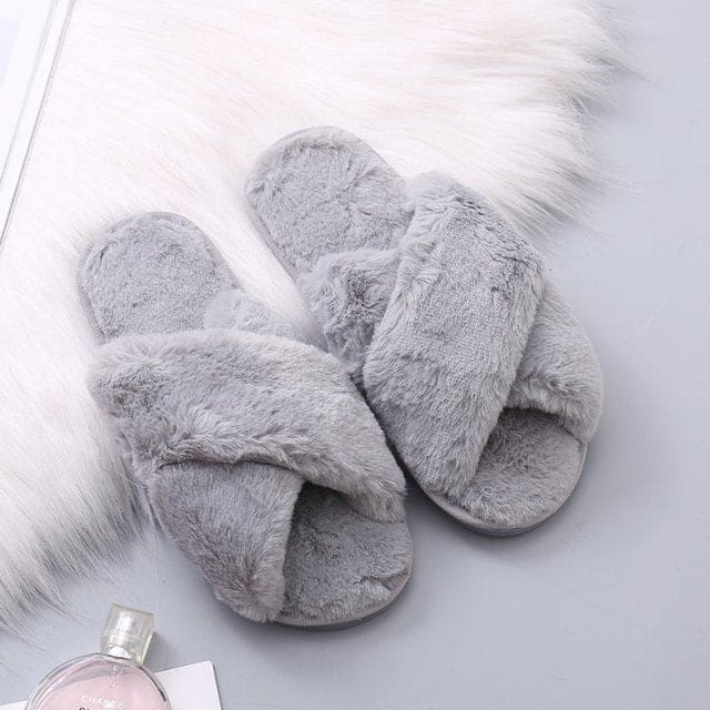 Cozy Faux Fur Indoor Slippers - Gray / 7.5-8.5