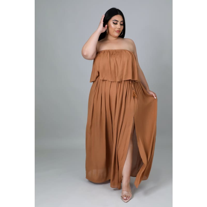 Curvy Strapless Flowy Dress - 1X / Latte