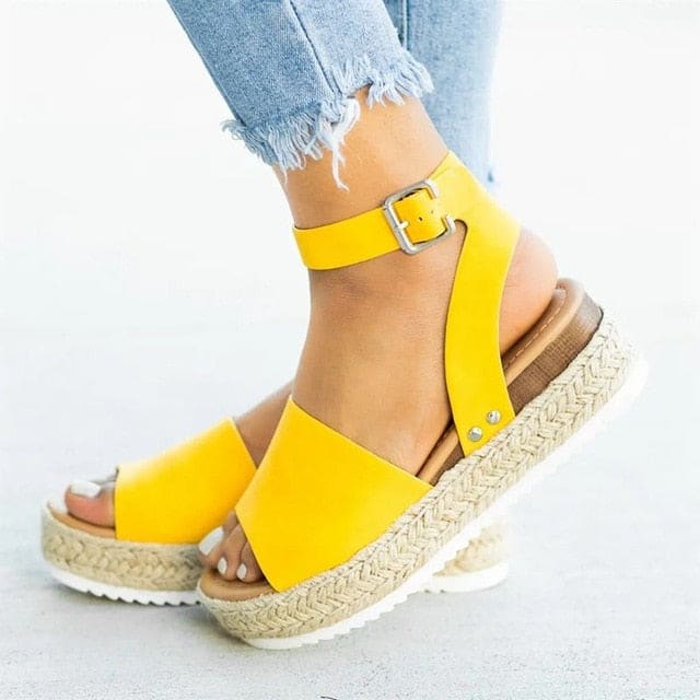 Women’s Faux Leather Platform Sandals - Yellow / 7